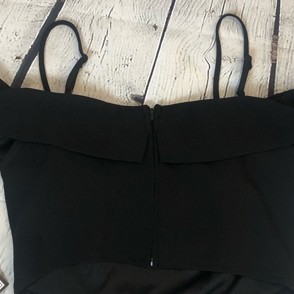 Off the Shoulder Crop Top - Picture 2 of 7